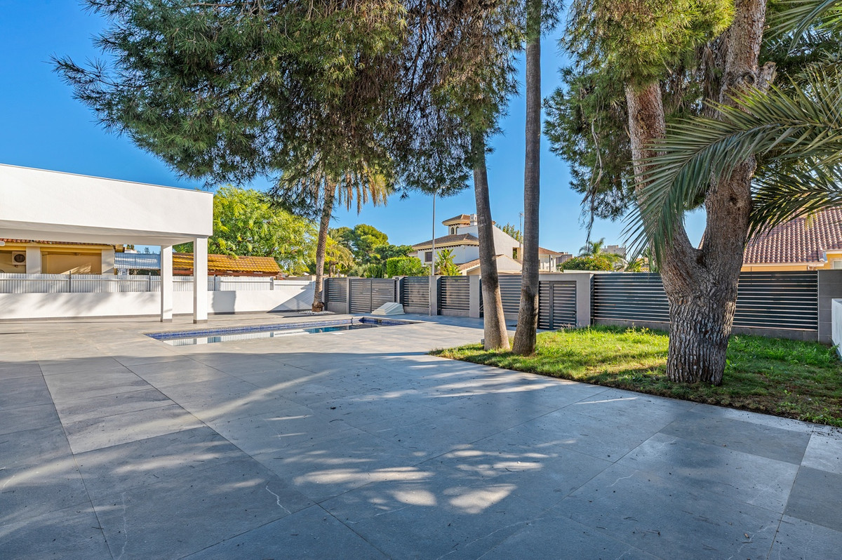 4 Bed Townhouse for sale in Campoamor Costa Blanca, Alicante, Spain