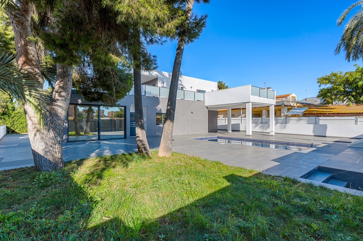 4 Bed Townhouse for sale in Campoamor Costa Blanca, Alicante, Spain