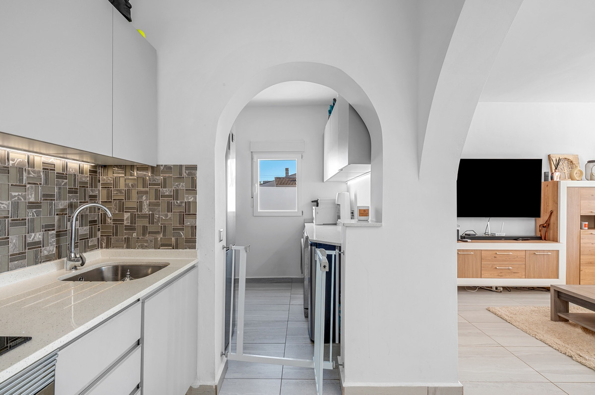 Se vende Villa - Chalet de 5 dormitorios en Costa Blanca, Alicante, España