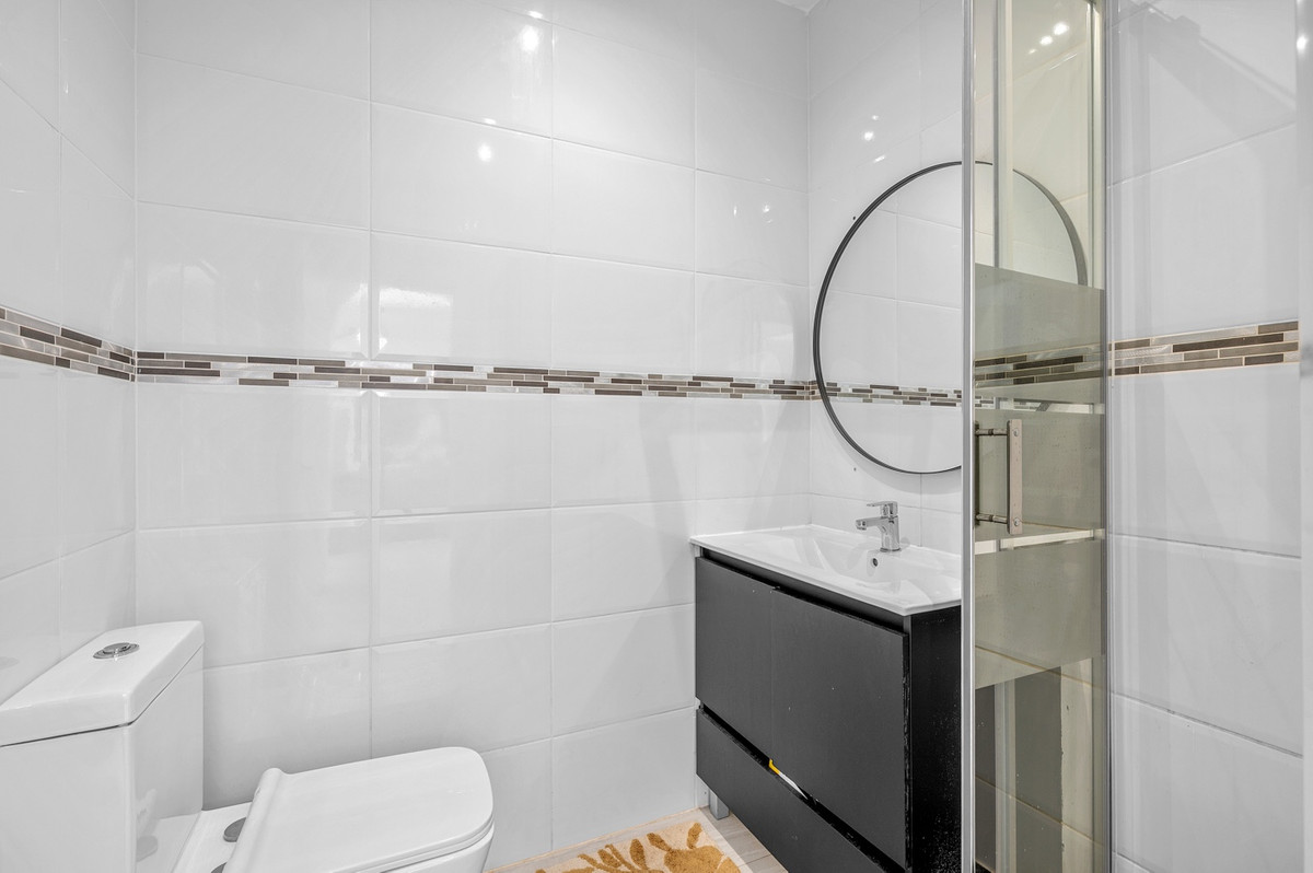 Se vende Villa - Chalet de 5 dormitorios en Costa Blanca, Alicante, España