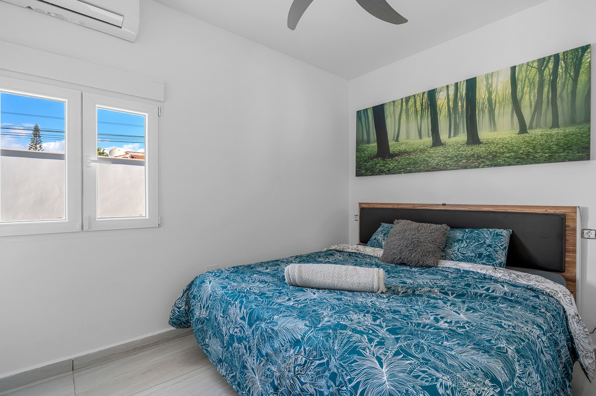 Se vende Villa - Chalet de 5 dormitorios en Costa Blanca, Alicante, España