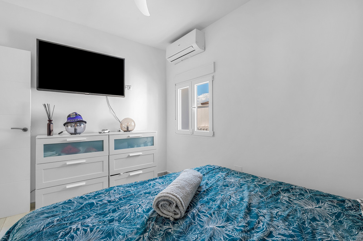 Se vende Villa - Chalet de 5 dormitorios en Costa Blanca, Alicante, España