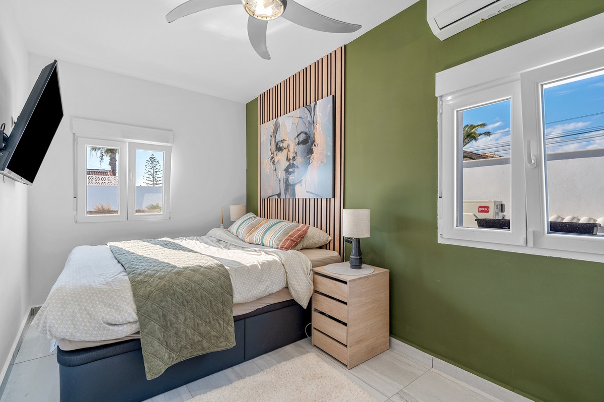 Se vende Villa - Chalet de 5 dormitorios en Costa Blanca, Alicante, España