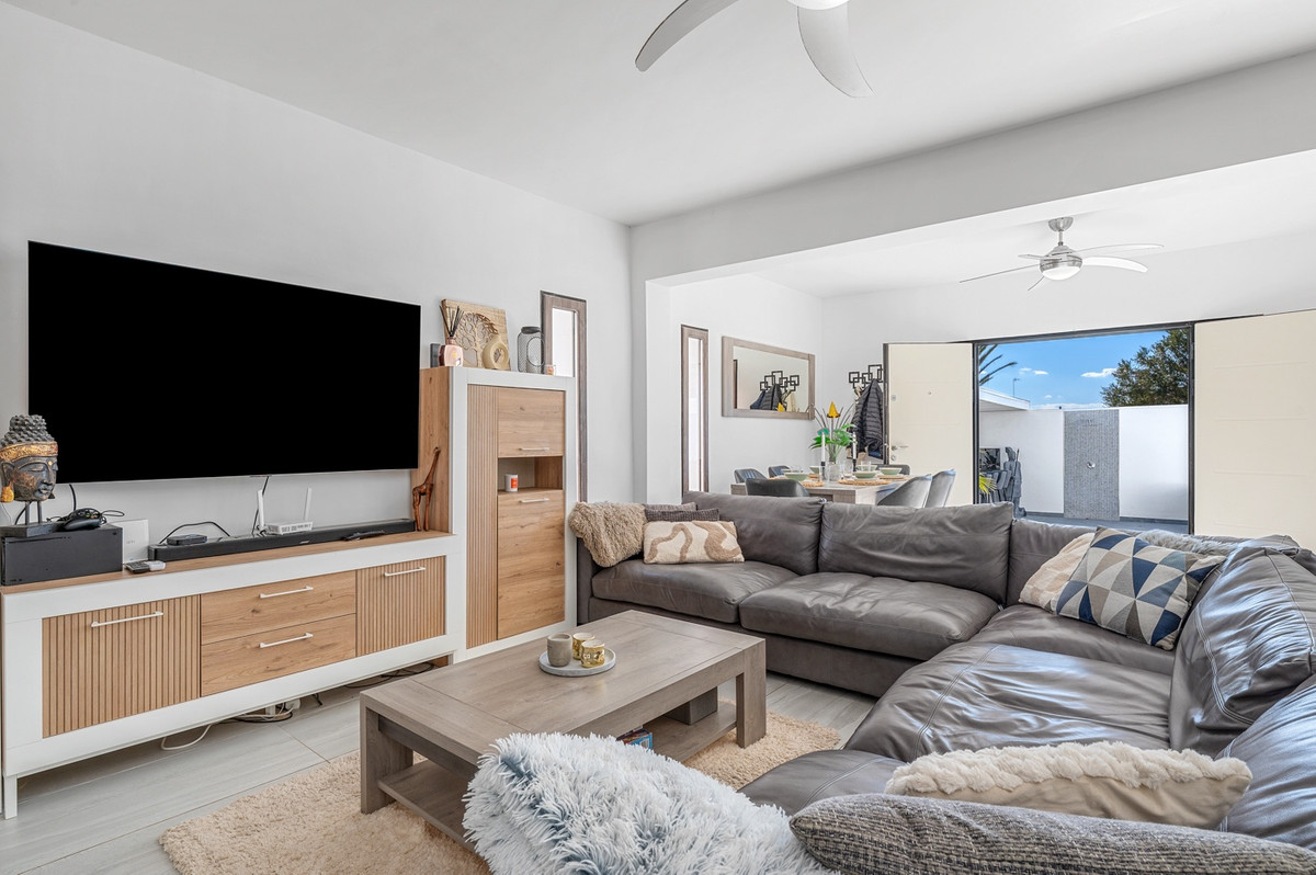 Se vende Villa - Chalet de 5 dormitorios en Costa Blanca, Alicante, España