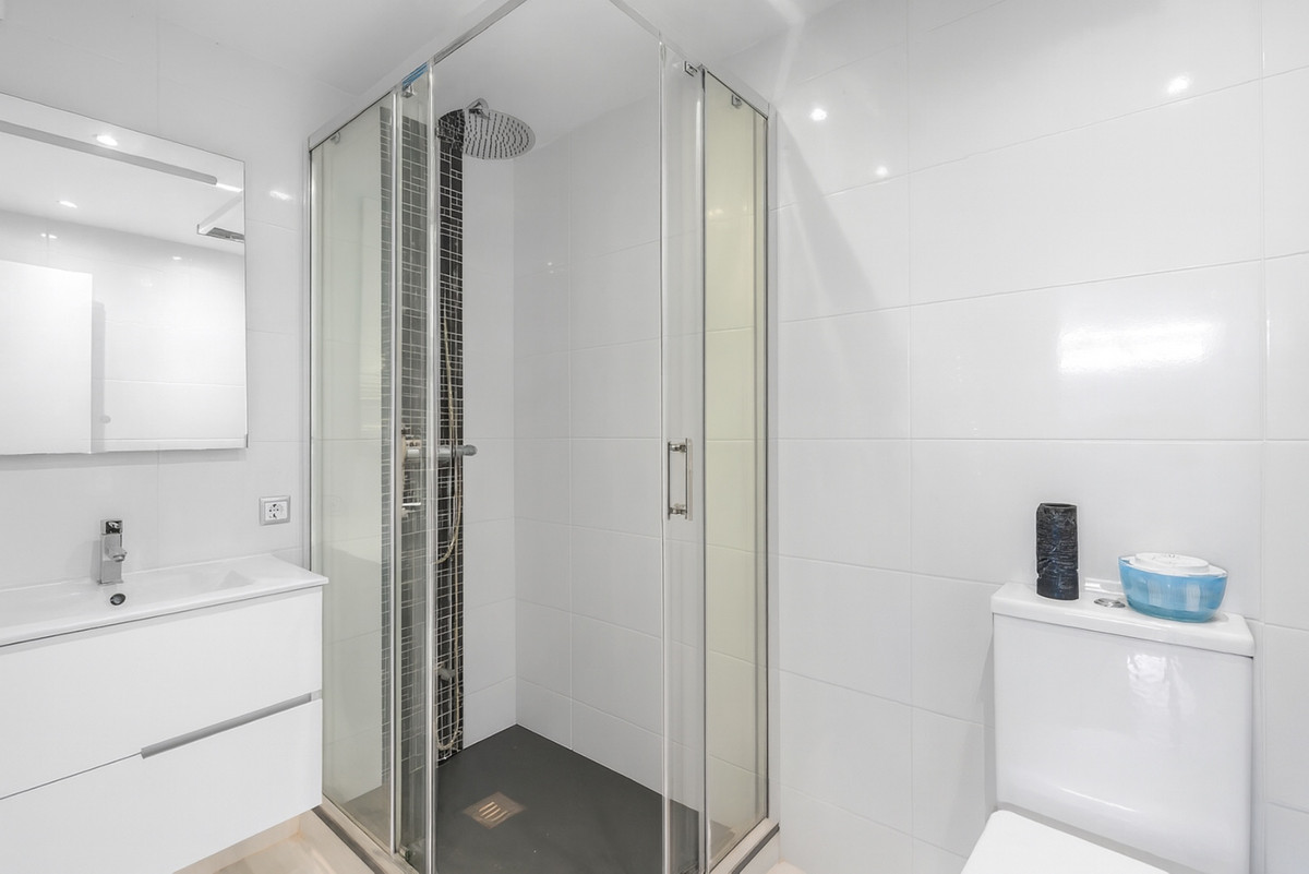 Se vende Villa - Chalet de 5 dormitorios en Costa Blanca, Alicante, España