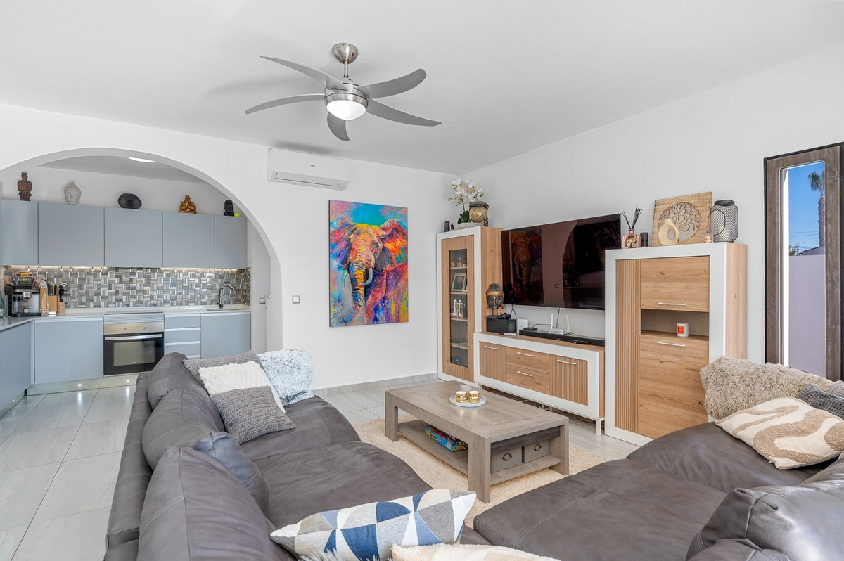 Se vende Villa - Chalet de 5 dormitorios en Costa Blanca, Alicante, España