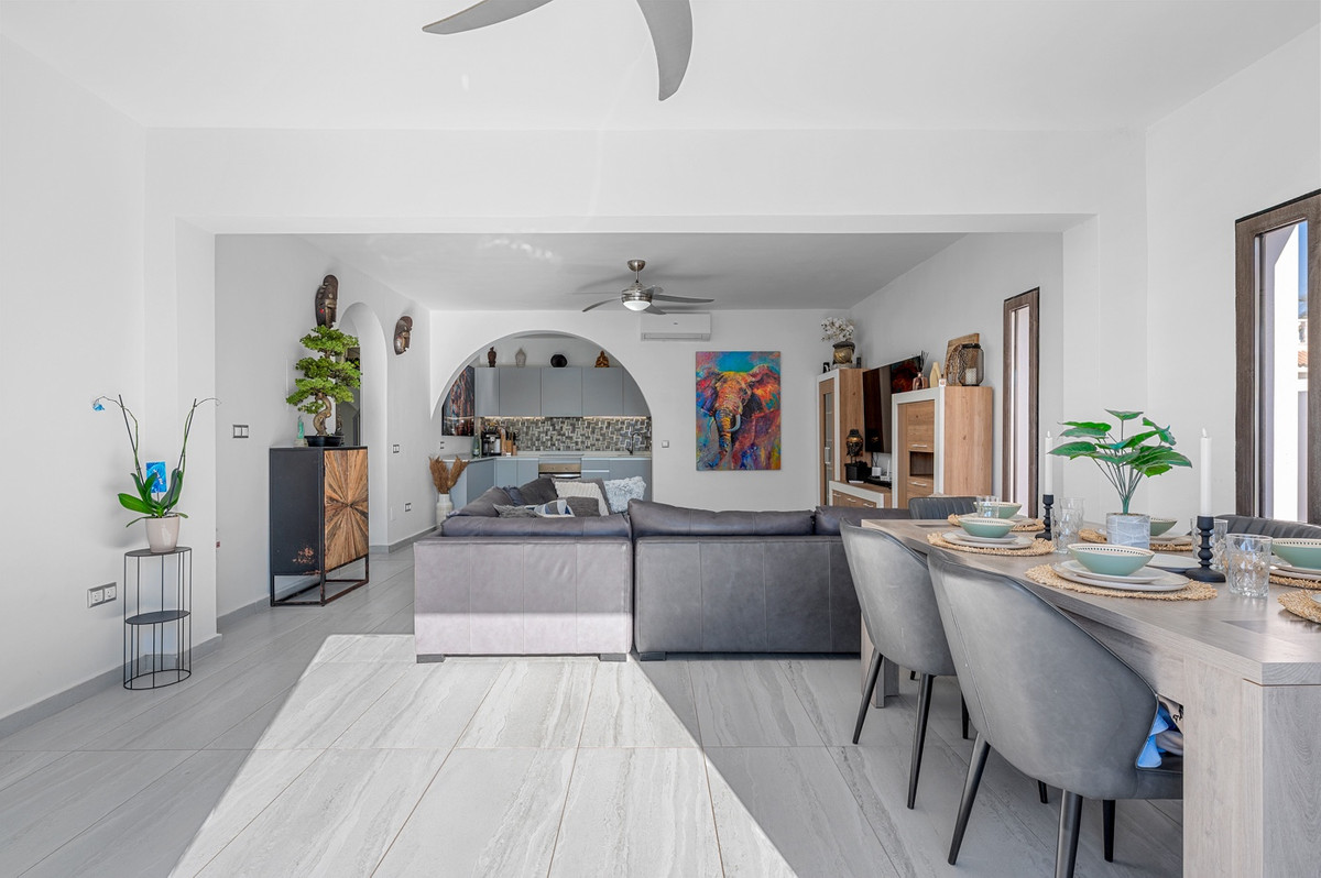 Se vende Villa - Chalet de 5 dormitorios en Costa Blanca, Alicante, España