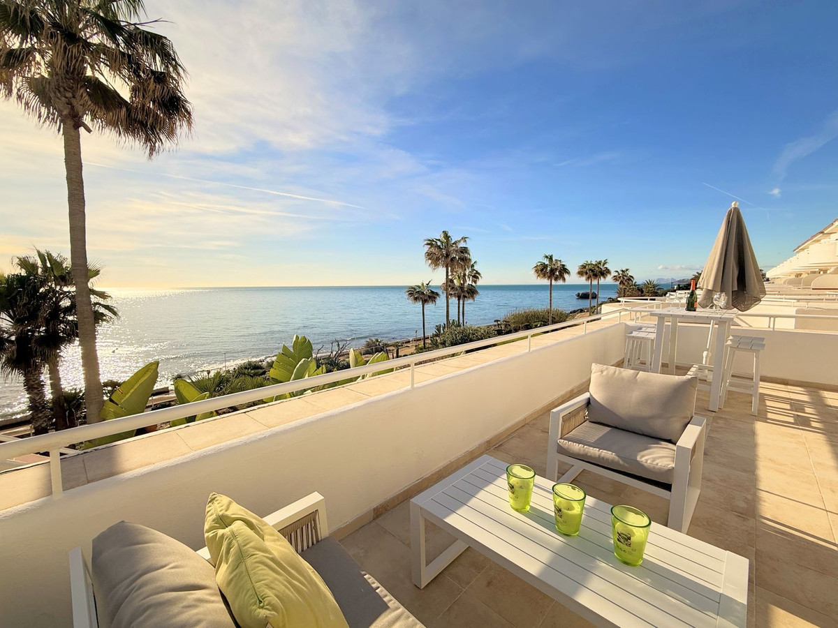 2 Bed Apartment for sale in Estepona Costa Del Sol, Málaga, Spain