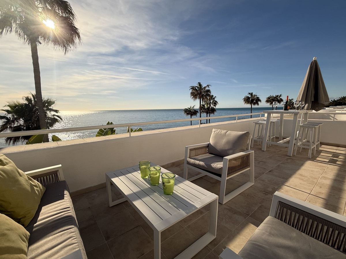 2 Bed Apartment for sale in Estepona Costa Del Sol, Málaga, Spain