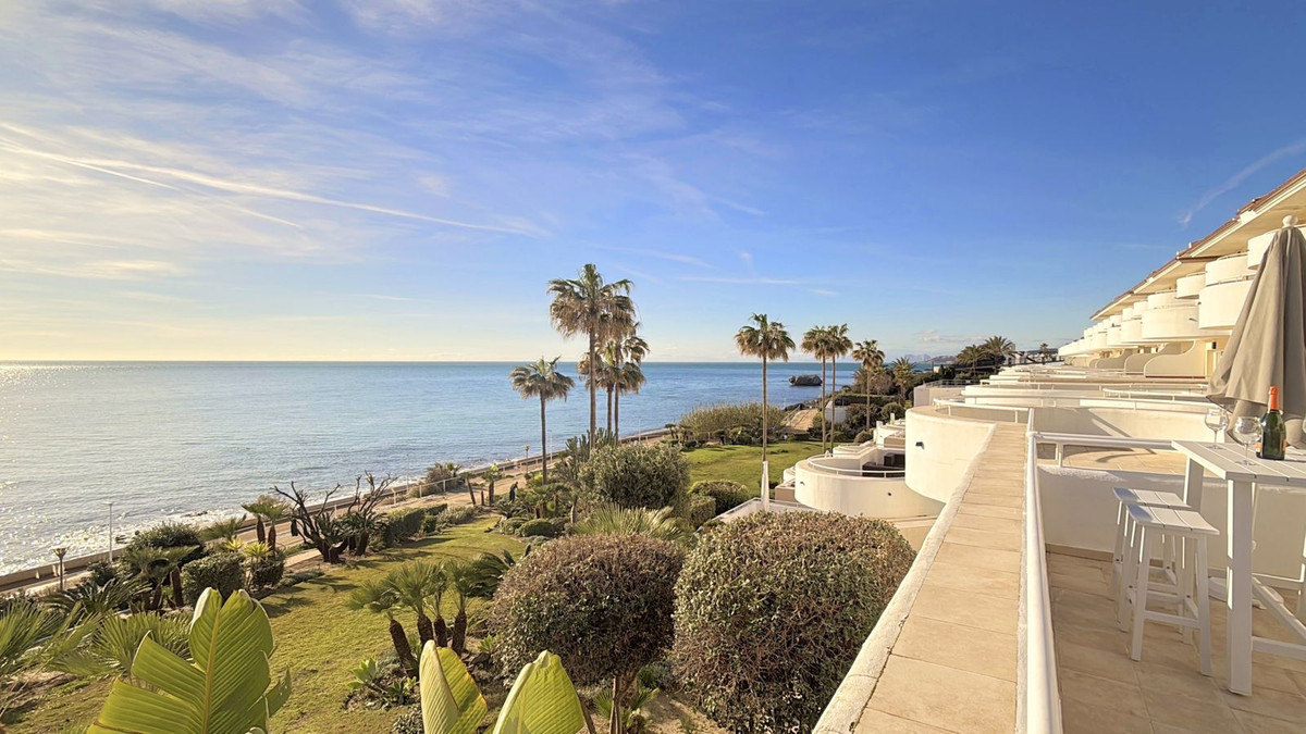 2 Bed Apartment for sale in Estepona Costa Del Sol, Málaga, Spain