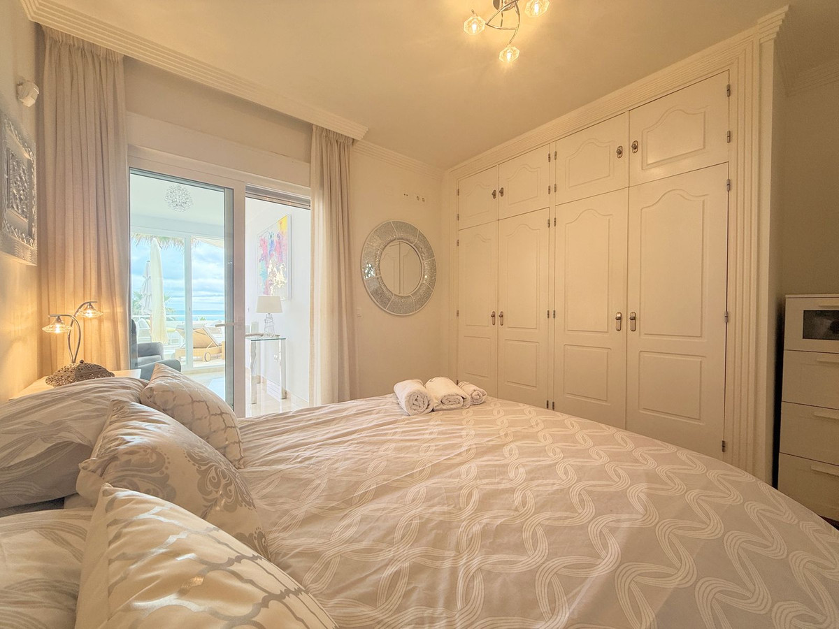 2 Bed Apartment for sale in Estepona Costa Del Sol, Málaga, Spain