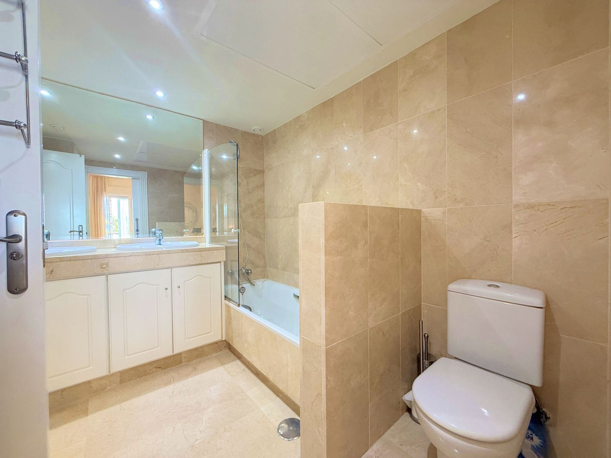 2 Bed Apartment for sale in Estepona Costa Del Sol, Málaga, Spain