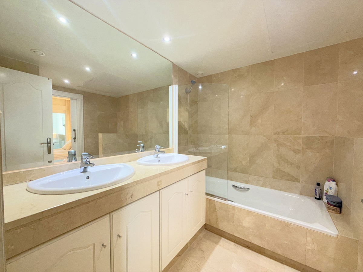 2 Bed Apartment for sale in Estepona Costa Del Sol, Málaga, Spain