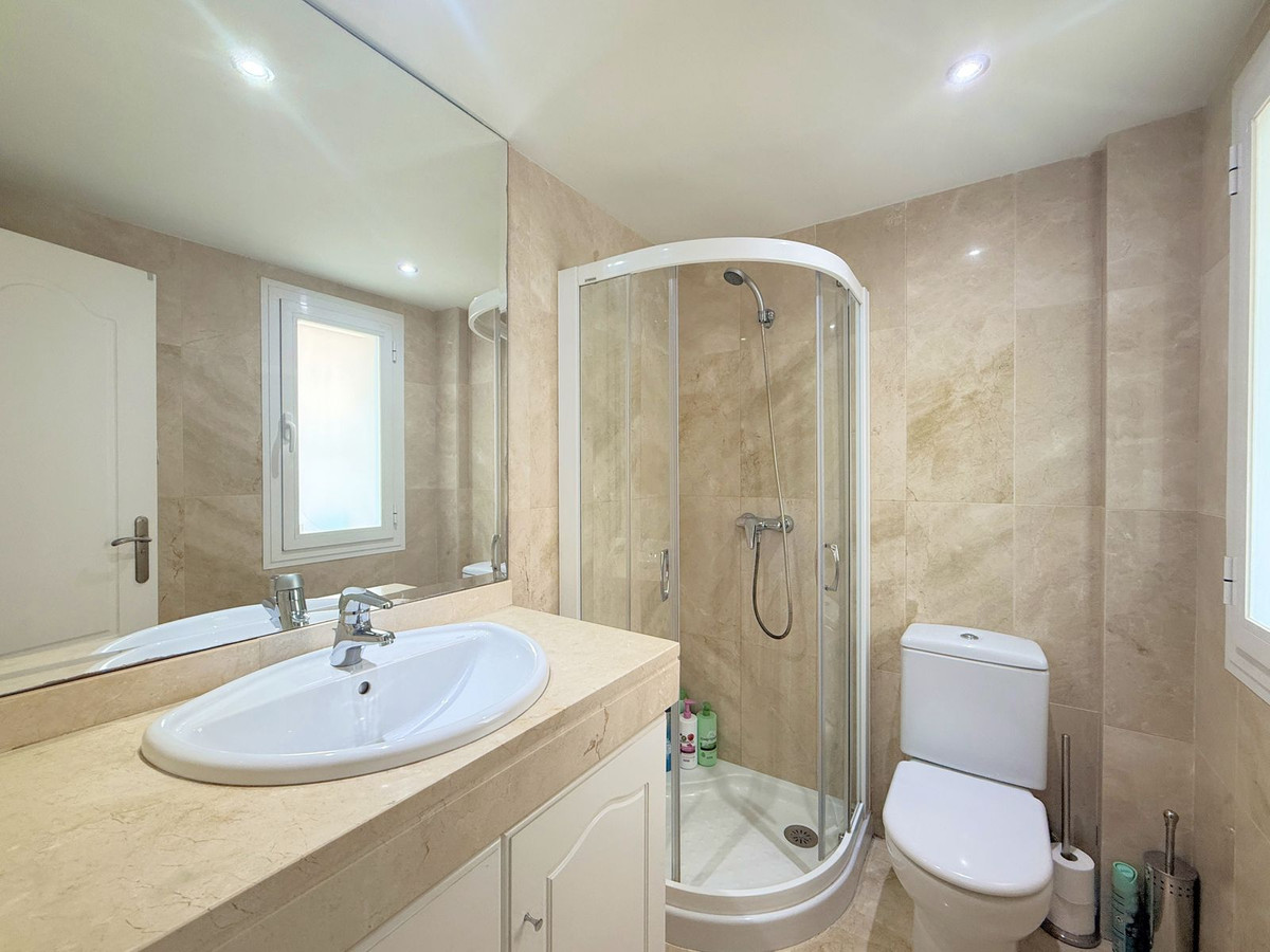2 Bed Apartment for sale in Estepona Costa Del Sol, Málaga, Spain