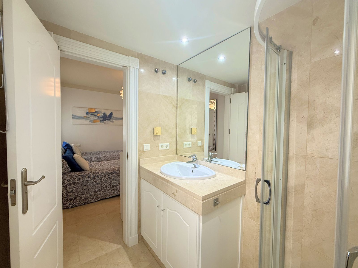 2 Bed Apartment for sale in Estepona Costa Del Sol, Málaga, Spain