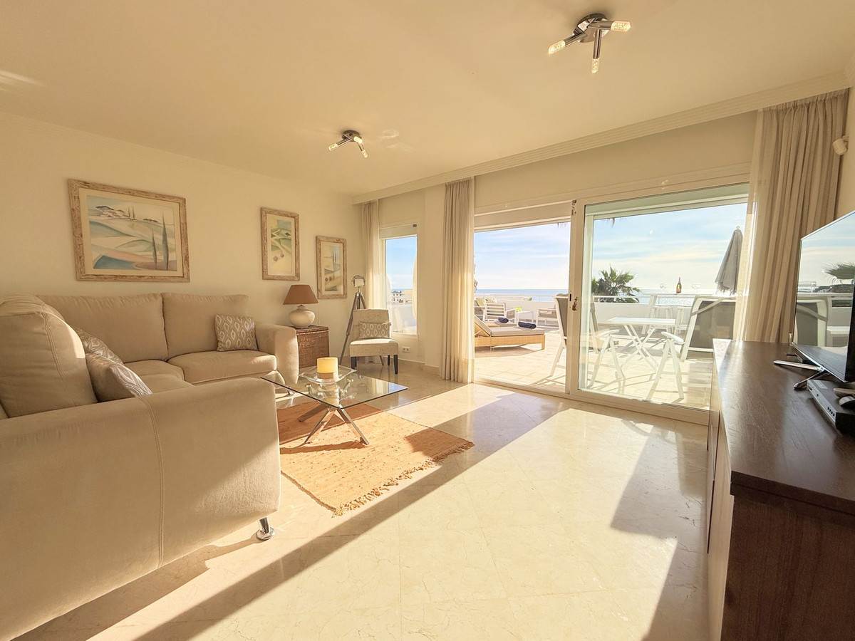 2 Bed Apartment for sale in Estepona Costa Del Sol, Málaga, Spain