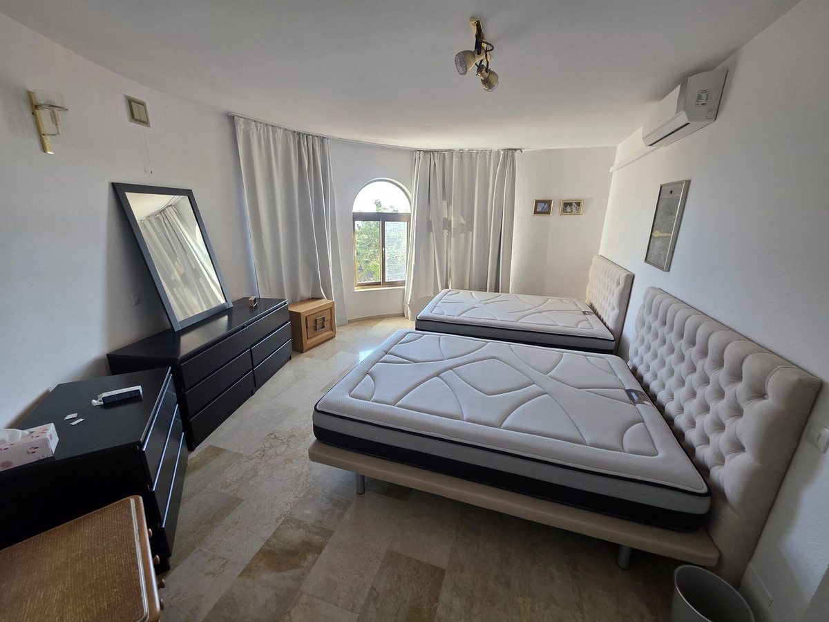Se vende Villa - Chalet de 5 dormitorios en Costa Del Sol, Málaga, España