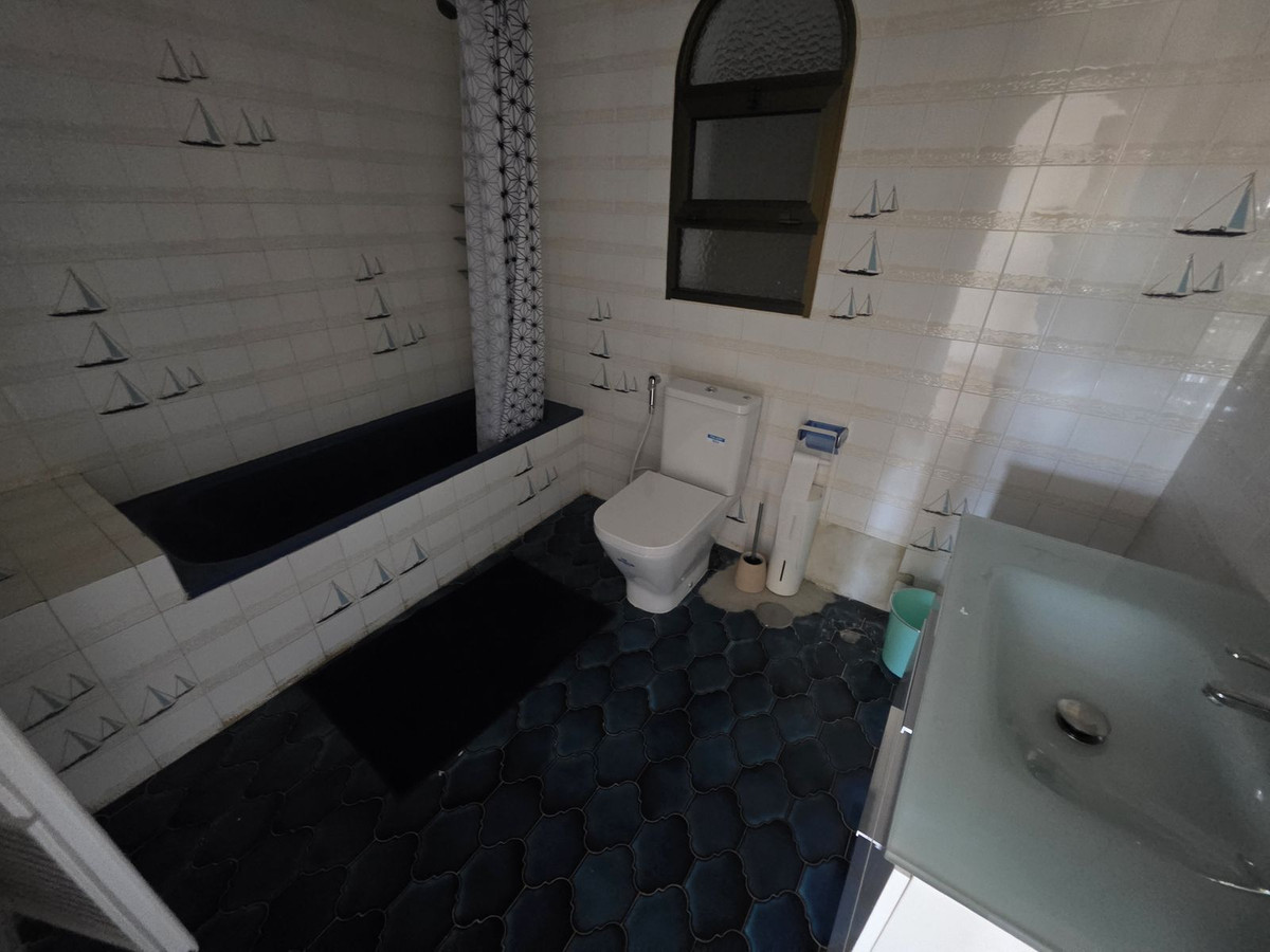 Se vende Villa - Chalet de 5 dormitorios en Costa Del Sol, Málaga, España