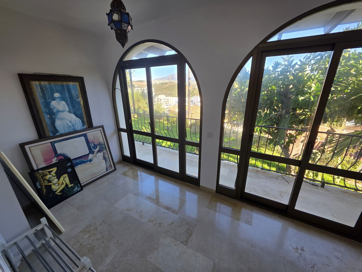 Se vende Villa - Chalet de 5 dormitorios en Costa Del Sol, Málaga, España