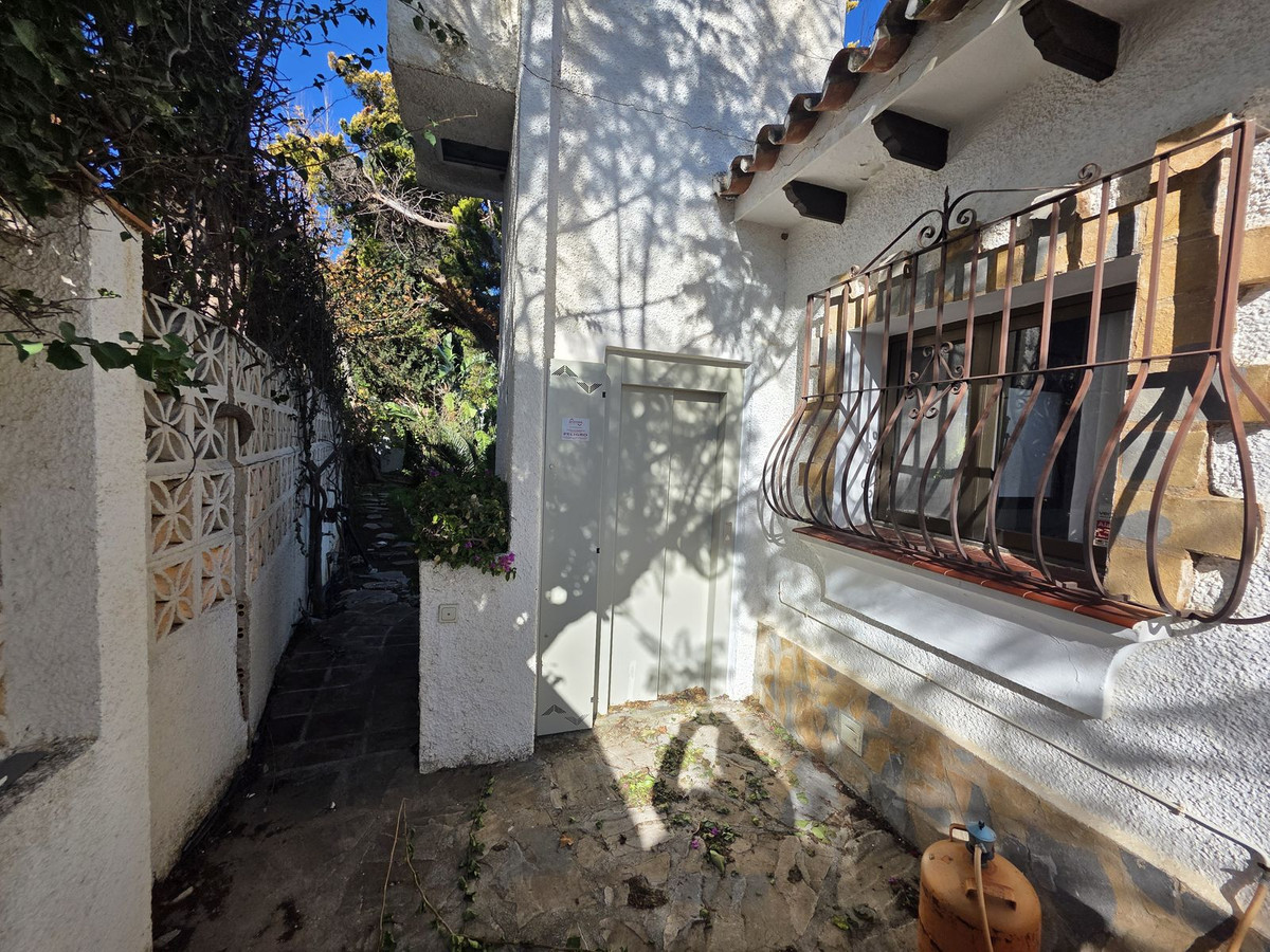Se vende Villa - Chalet de 5 dormitorios en Costa Del Sol, Málaga, España