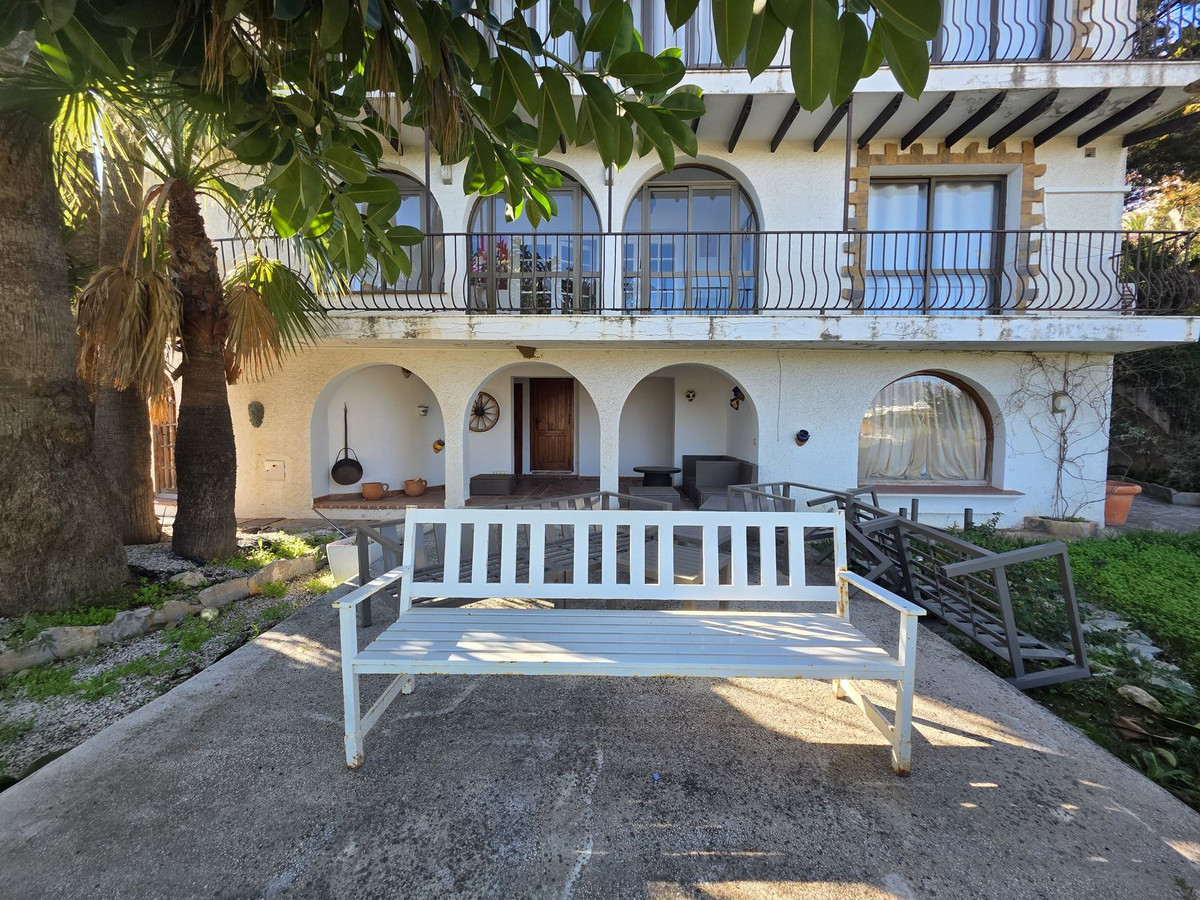 Se vende Villa - Chalet de 5 dormitorios en Costa Del Sol, Málaga, España