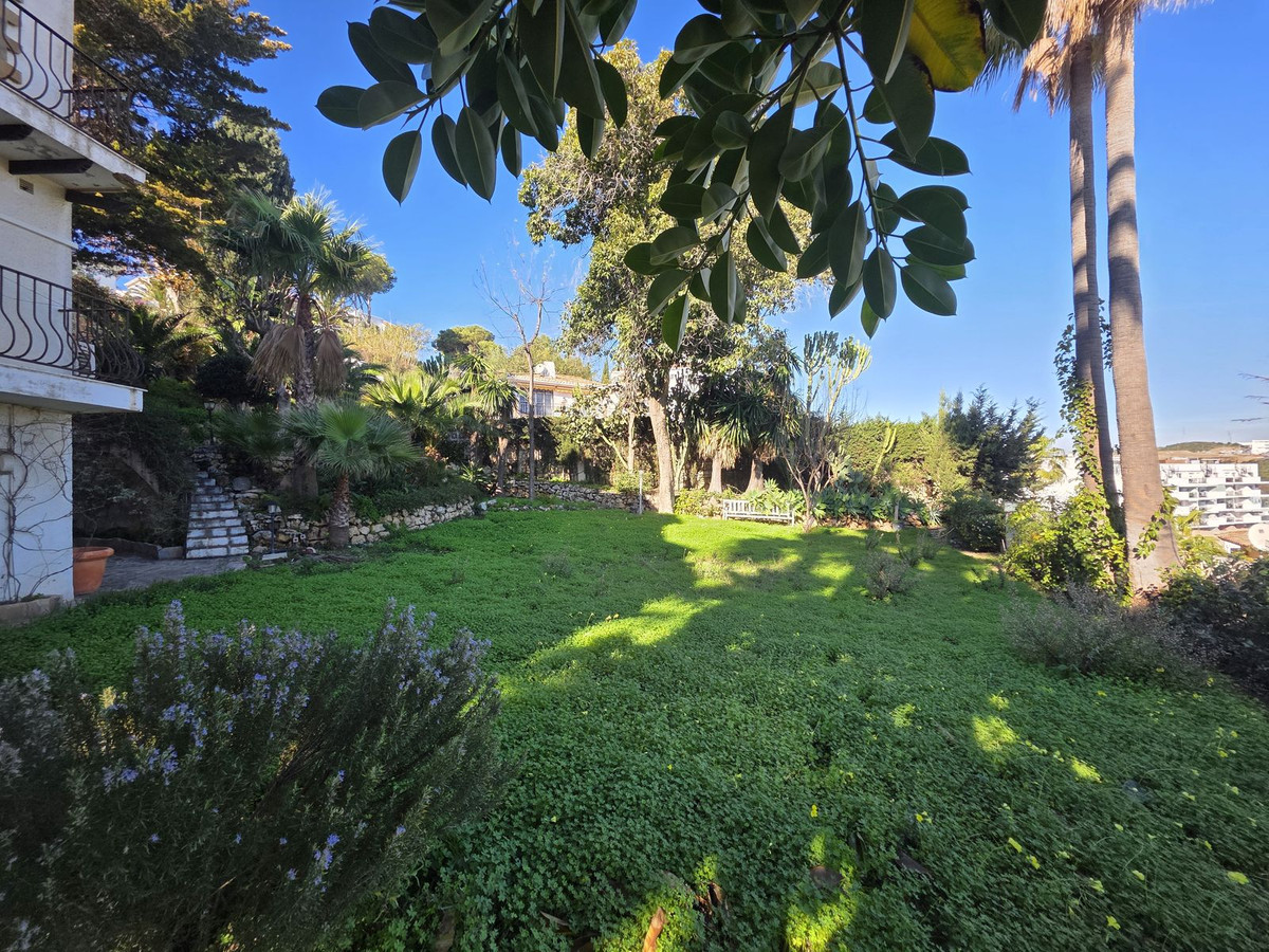 Se vende Villa - Chalet de 5 dormitorios en Costa Del Sol, Málaga, España