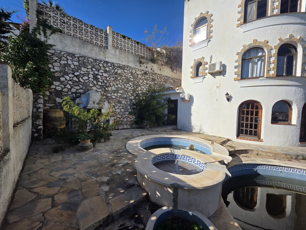 Se vende Villa - Chalet de 5 dormitorios en Costa Del Sol, Málaga, España