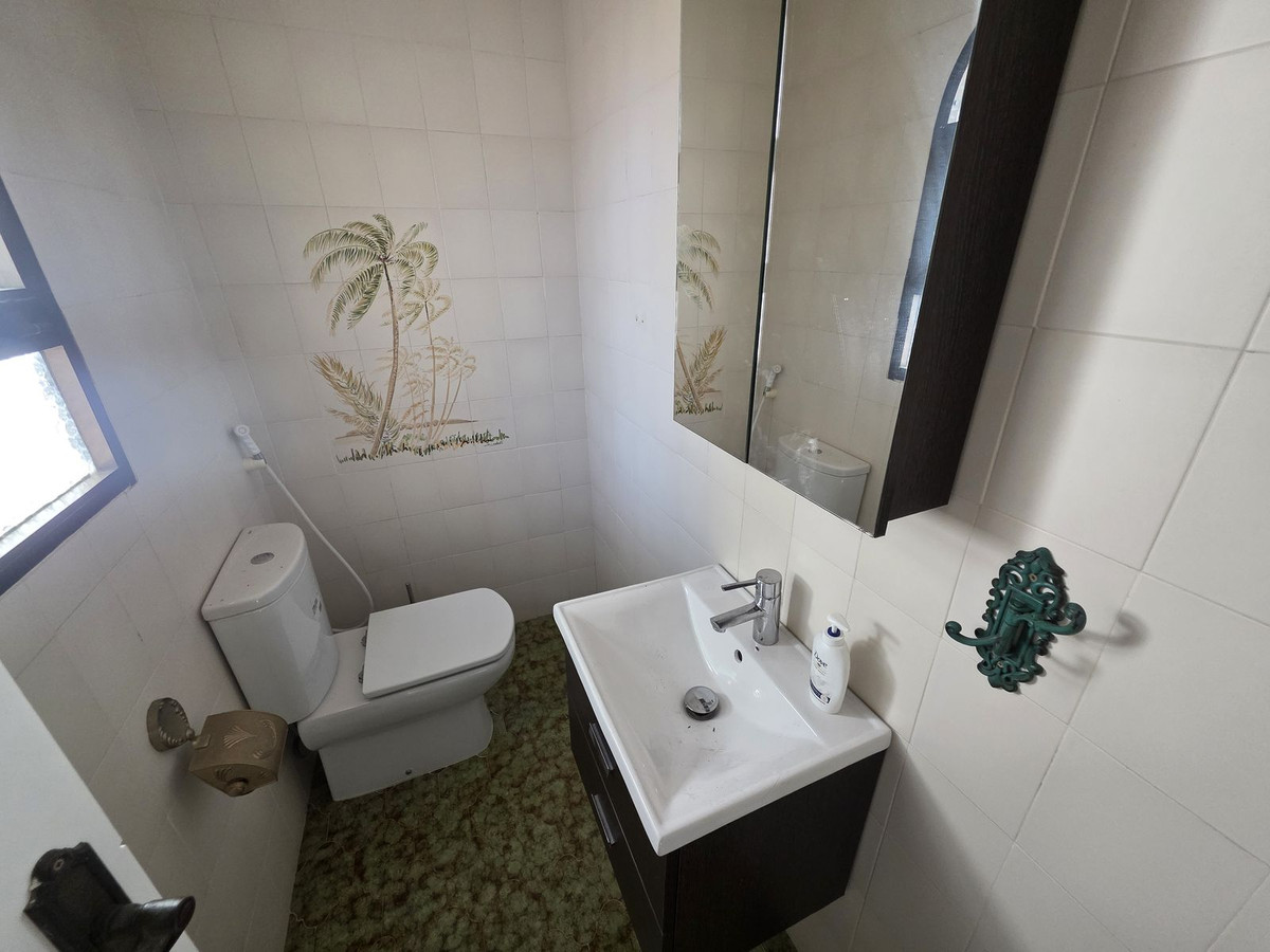 Se vende Villa - Chalet de 5 dormitorios en Costa Del Sol, Málaga, España