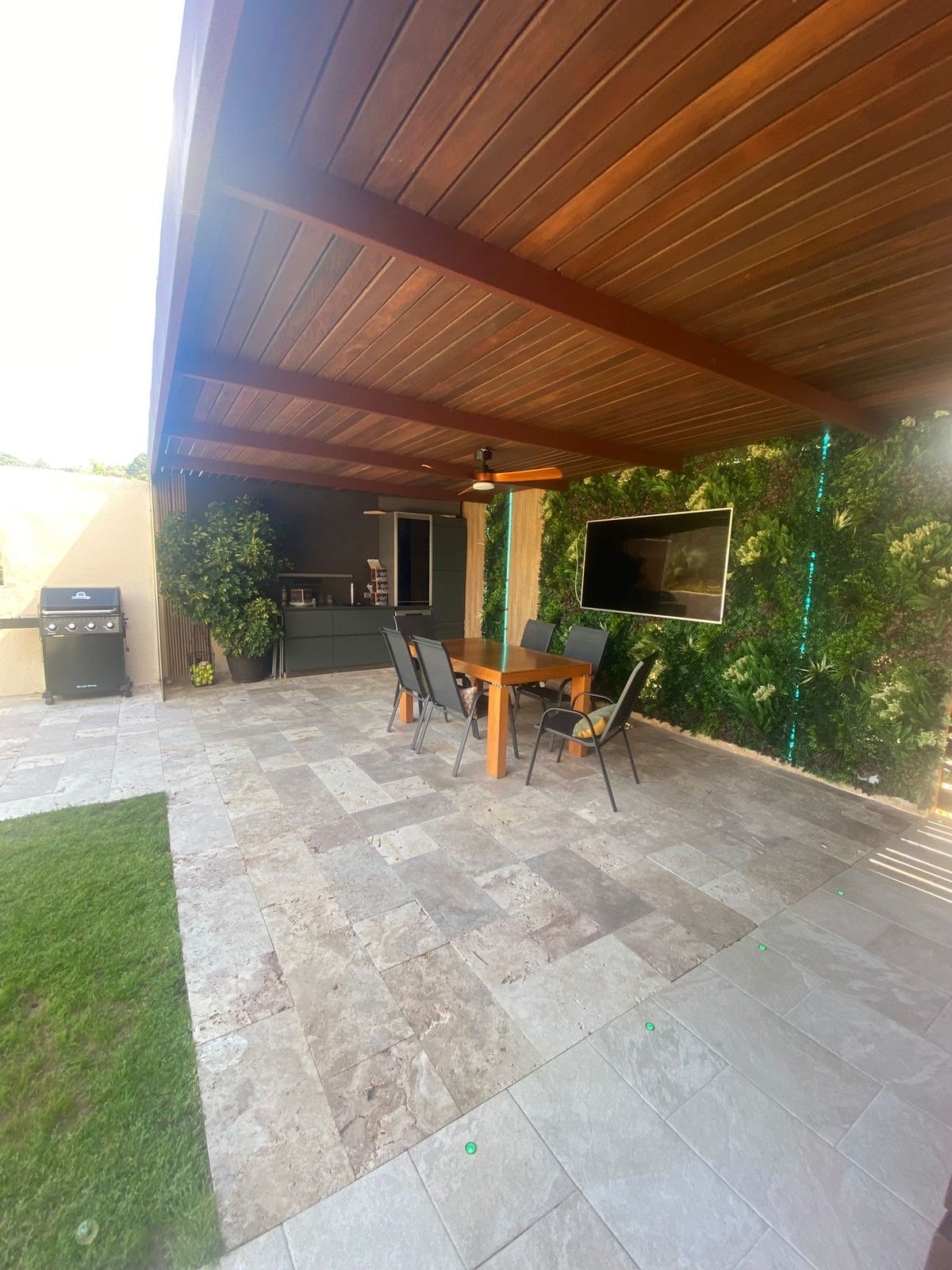 4 Bed Townhouse for sale in Benahavís Costa Del Sol, Málaga, Spain