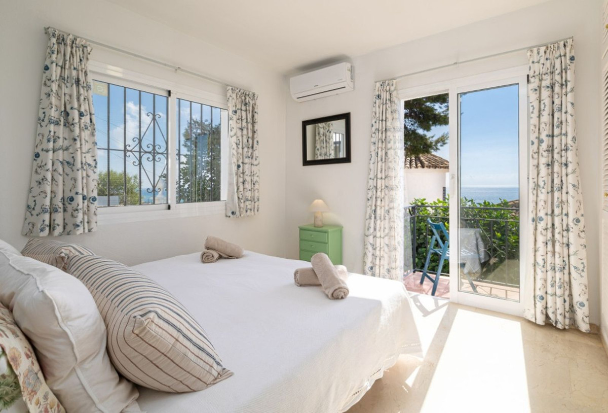 4 Bed Townhouse for sale in La Capellania Costa Del Sol, Málaga, Spain