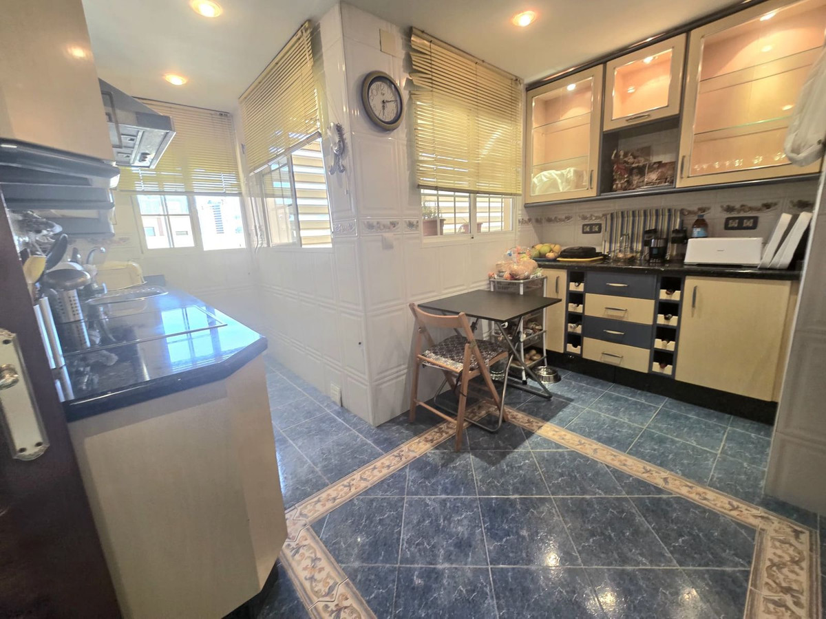Se vende Apartamento Planta Media de 4 dormitorios en Costa Del Sol, Málaga, España