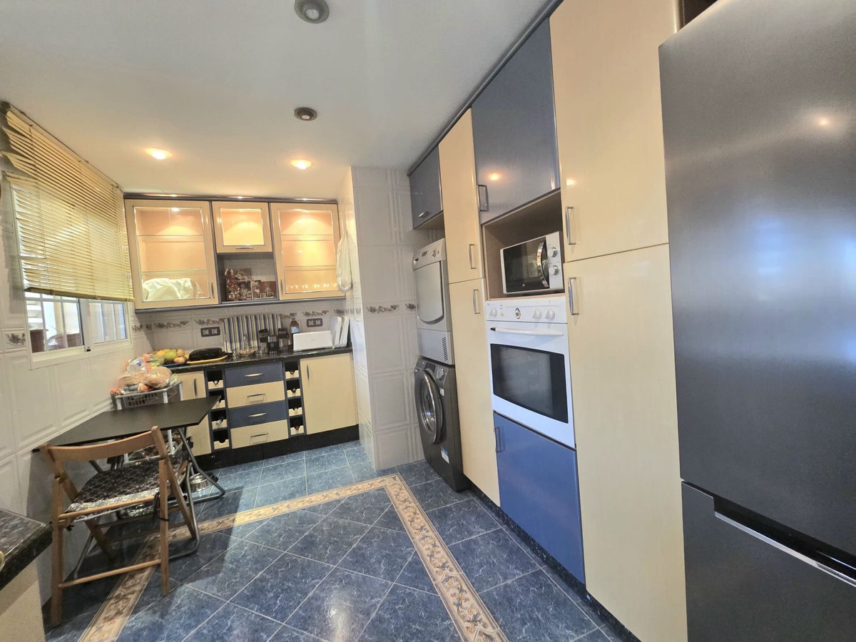 Se vende Apartamento Planta Media de 4 dormitorios en Costa Del Sol, Málaga, España