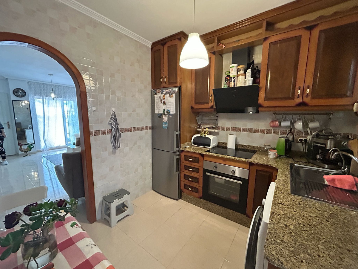 Se vende Apartamento Planta Media de 2 dormitorios en Costa Blanca, Alicante, España