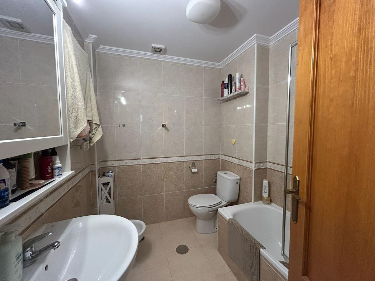 Se vende Apartamento Planta Media de 2 dormitorios en Costa Blanca, Alicante, España