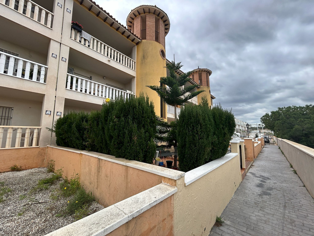 Se vende Apartamento Planta Media de 2 dormitorios en Costa Blanca, Alicante, España