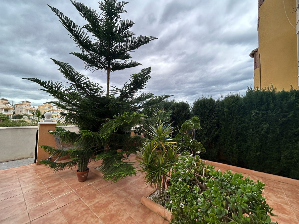 Se vende Apartamento Planta Media de 2 dormitorios en Costa Blanca, Alicante, España