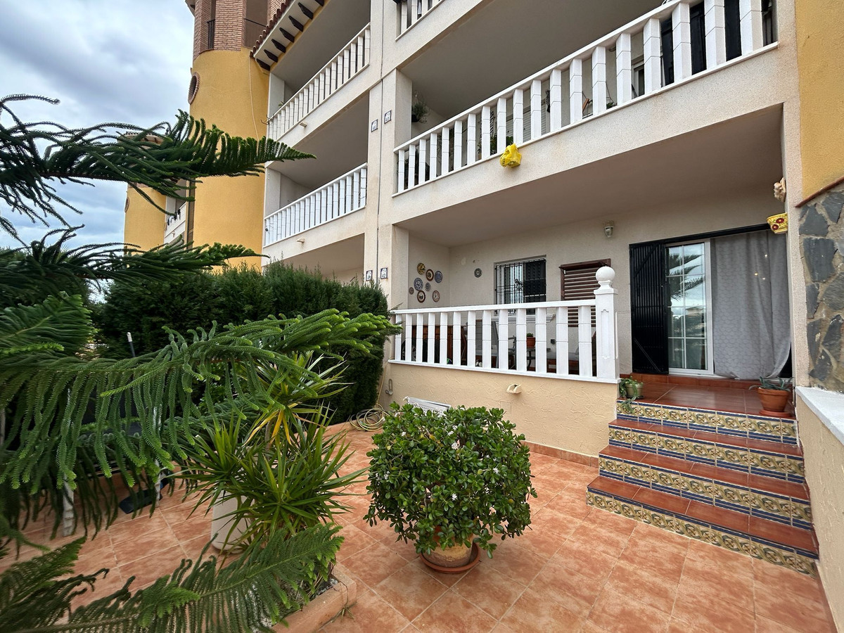 Se vende Apartamento Planta Media de 2 dormitorios en Costa Blanca, Alicante, España