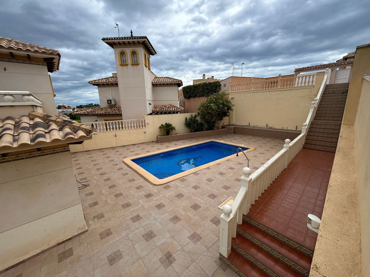 Se vende Apartamento Planta Media de 2 dormitorios en Costa Blanca, Alicante, España