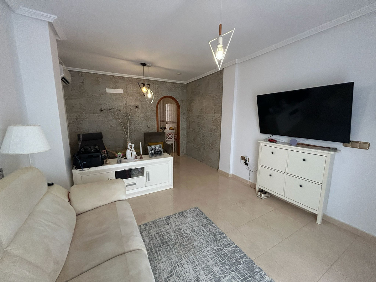 Se vende Apartamento Planta Media de 2 dormitorios en Costa Blanca, Alicante, España