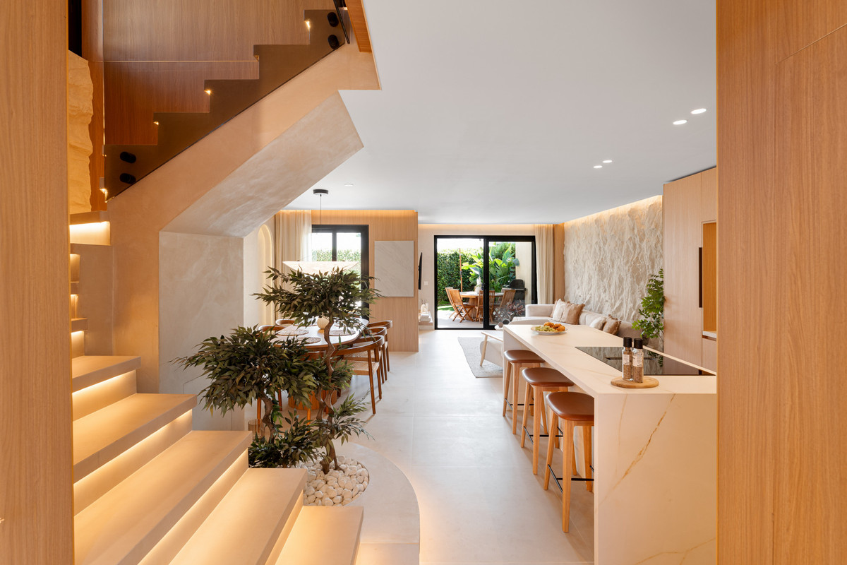 4 Bed Townhouse for sale in Puerto Banús Costa Del Sol, Málaga, Spain