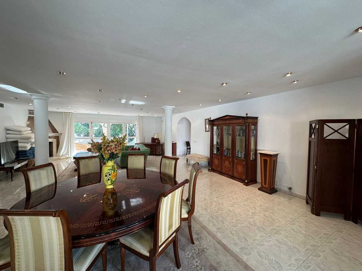5 Bed Townhouse for sale in Marbesa Costa Del Sol, Málaga, Spain