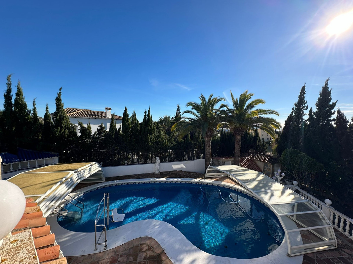 5 Bed Townhouse for sale in Marbesa Costa Del Sol, Málaga, Spain