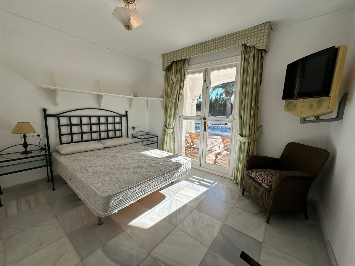 5 Bed Townhouse for sale in Marbesa Costa Del Sol, Málaga, Spain