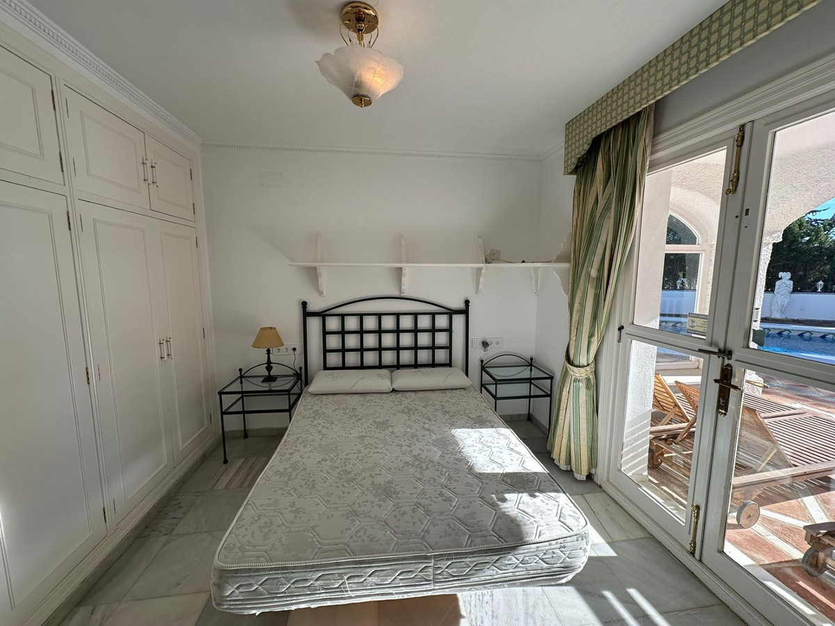 5 Bed Townhouse for sale in Marbesa Costa Del Sol, Málaga, Spain