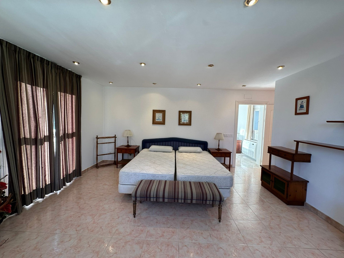 5 Bed Townhouse for sale in Marbesa Costa Del Sol, Málaga, Spain