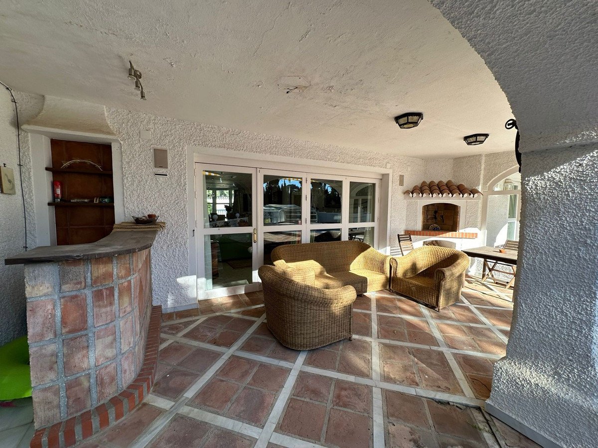 5 Bed Townhouse for sale in Marbesa Costa Del Sol, Málaga, Spain
