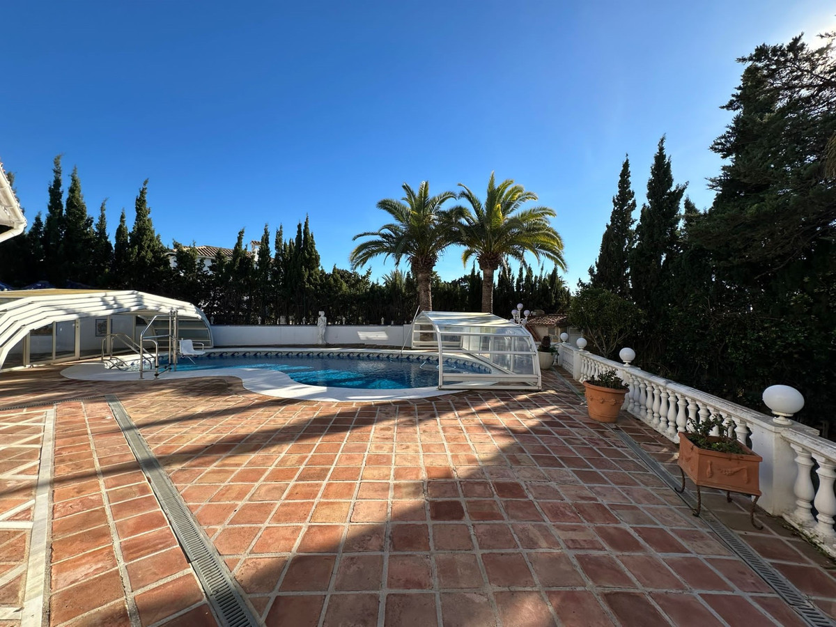 5 Bed Townhouse for sale in Marbesa Costa Del Sol, Málaga, Spain