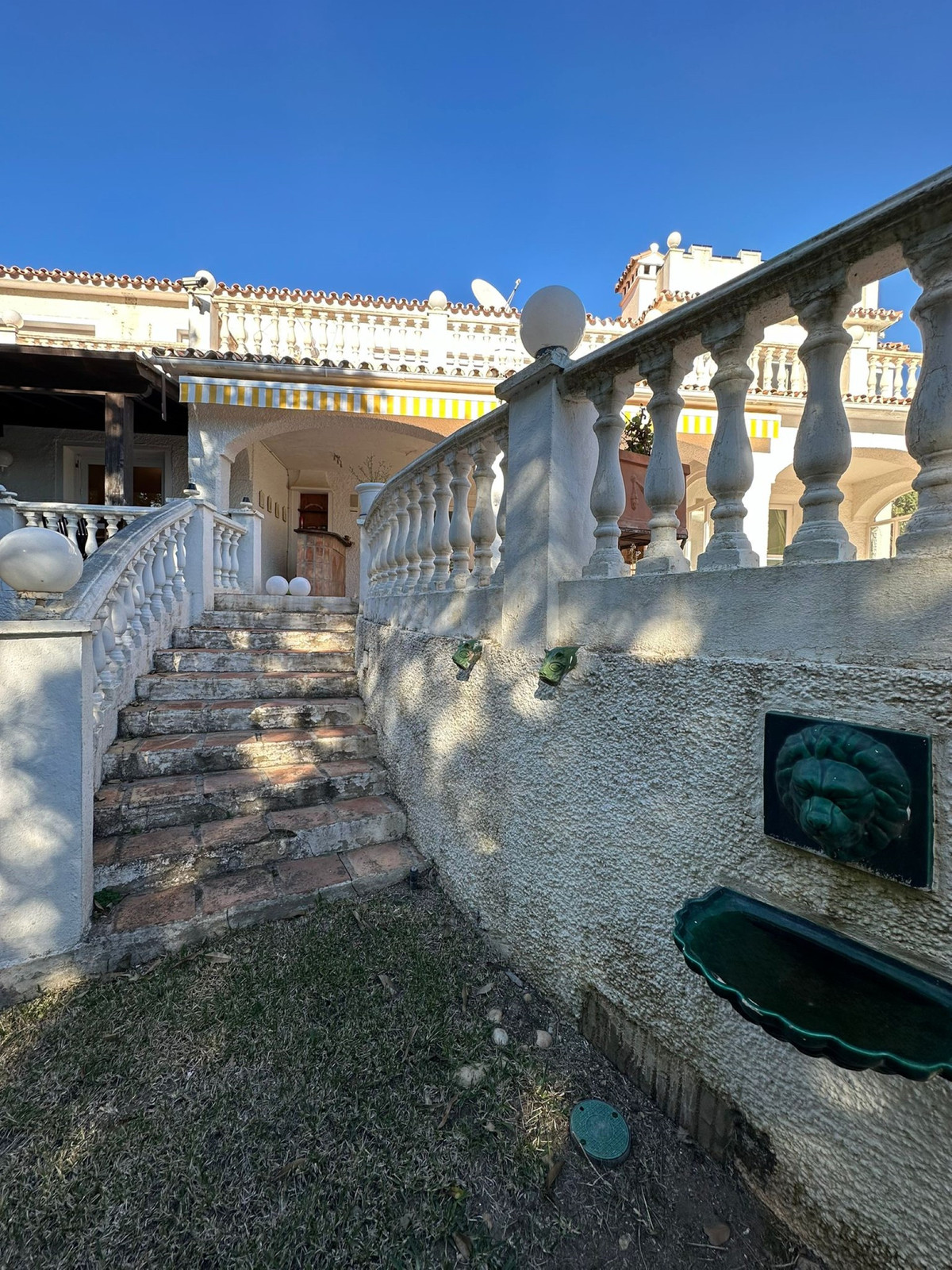 5 Bed Townhouse for sale in Marbesa Costa Del Sol, Málaga, Spain