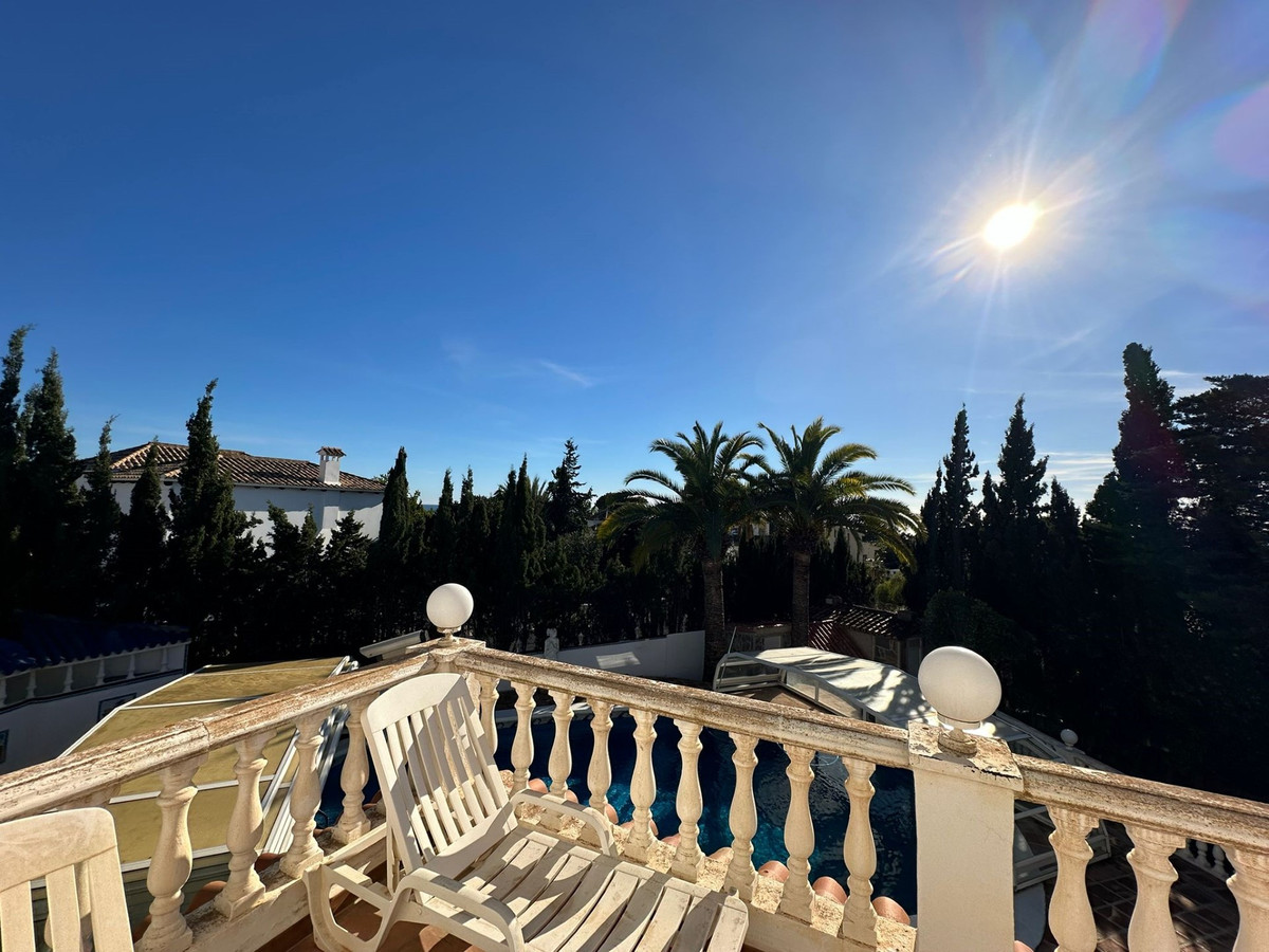 5 Bed Townhouse for sale in Marbesa Costa Del Sol, Málaga, Spain