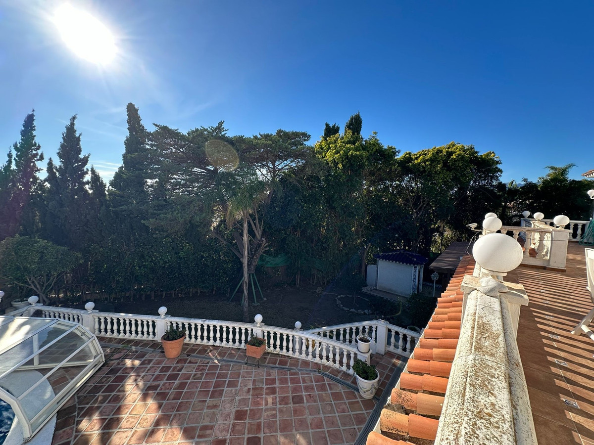 5 Bed Townhouse for sale in Marbesa Costa Del Sol, Málaga, Spain